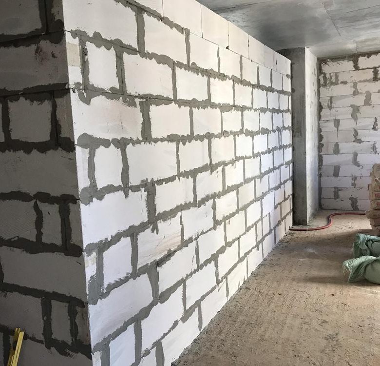 Стена из пеноблока