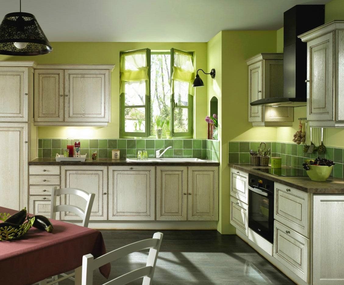сочетание с оливковым цветом в интерьере кухни