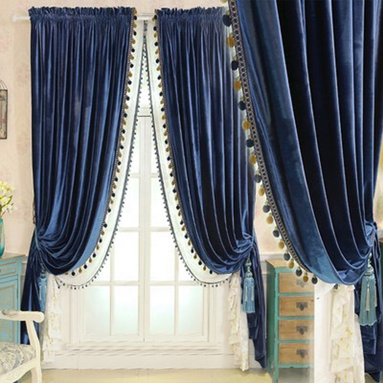 Синие бархатные шторы