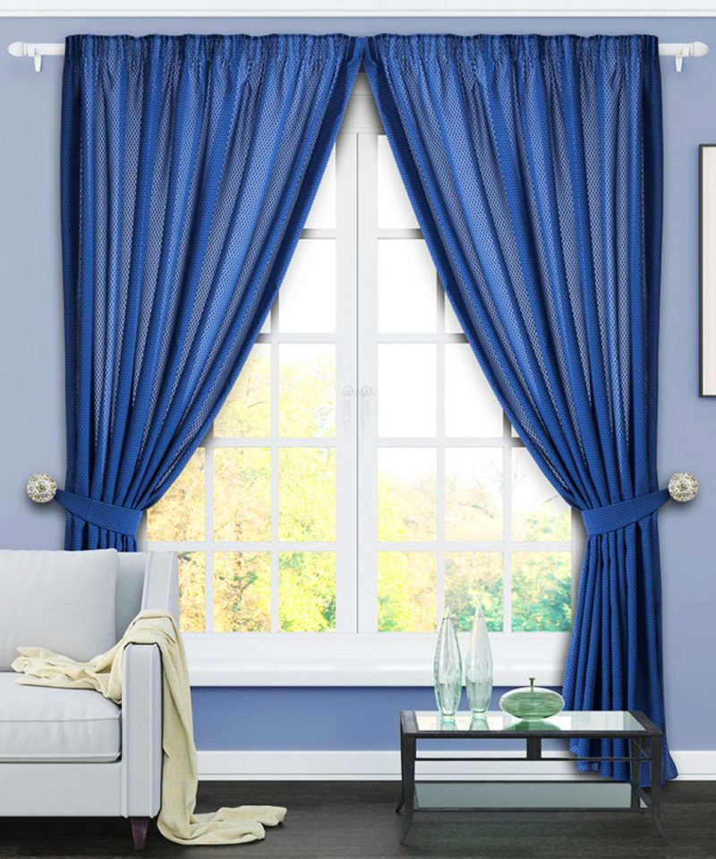 Синие шторы в интерьере гостиной реальные