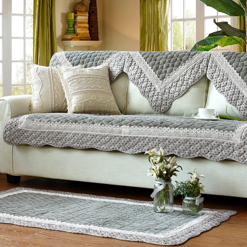 Декоративная накидка на диван