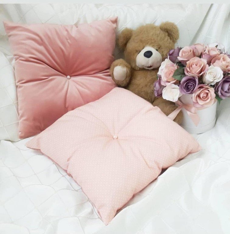 Подушка розовый