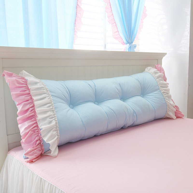 Длинная подушка на кровать