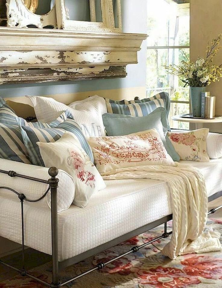 Кровать во французском стиле
