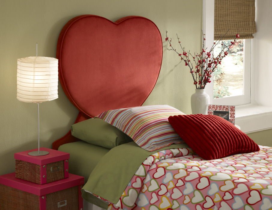 Кровать в форме сердца