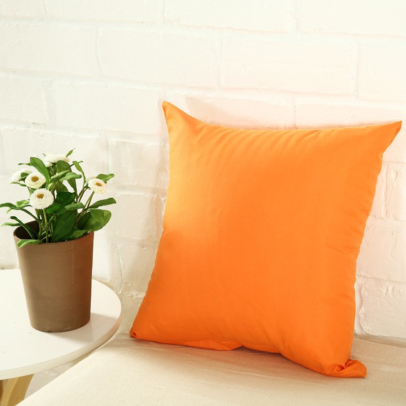 На каком диване смотрятся оранжевые подушки
