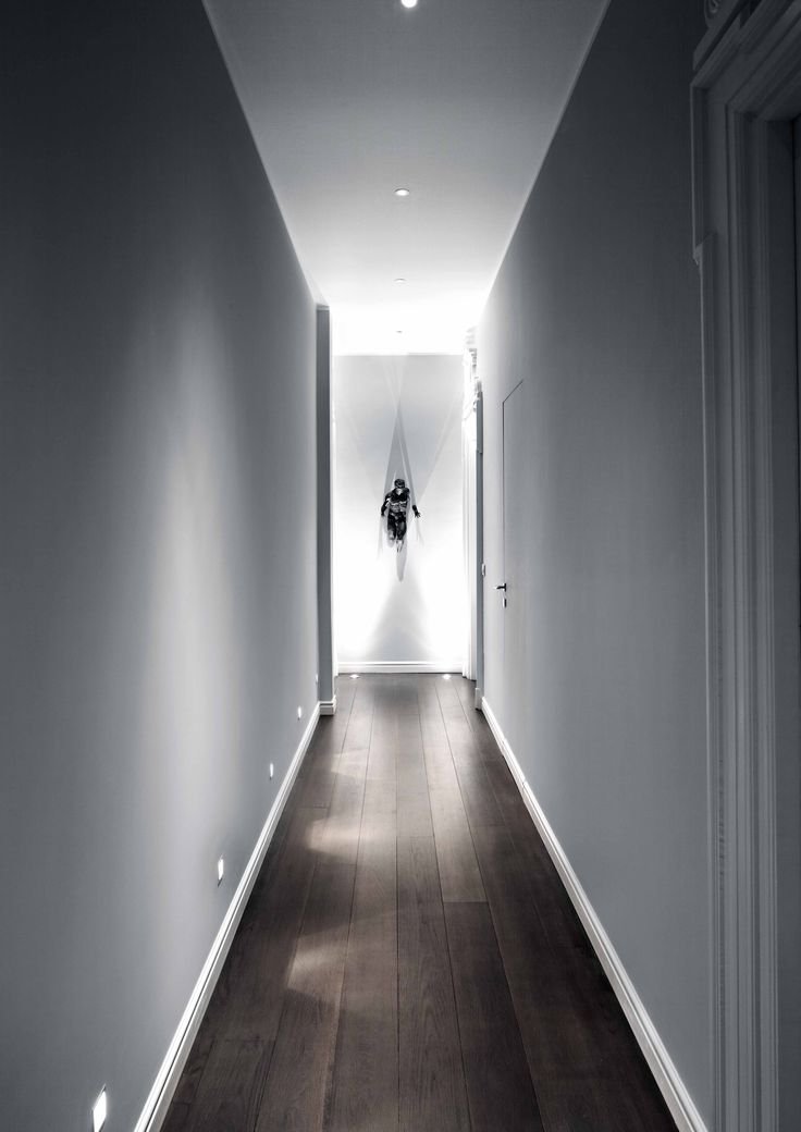 Необычное освещение в коридоре