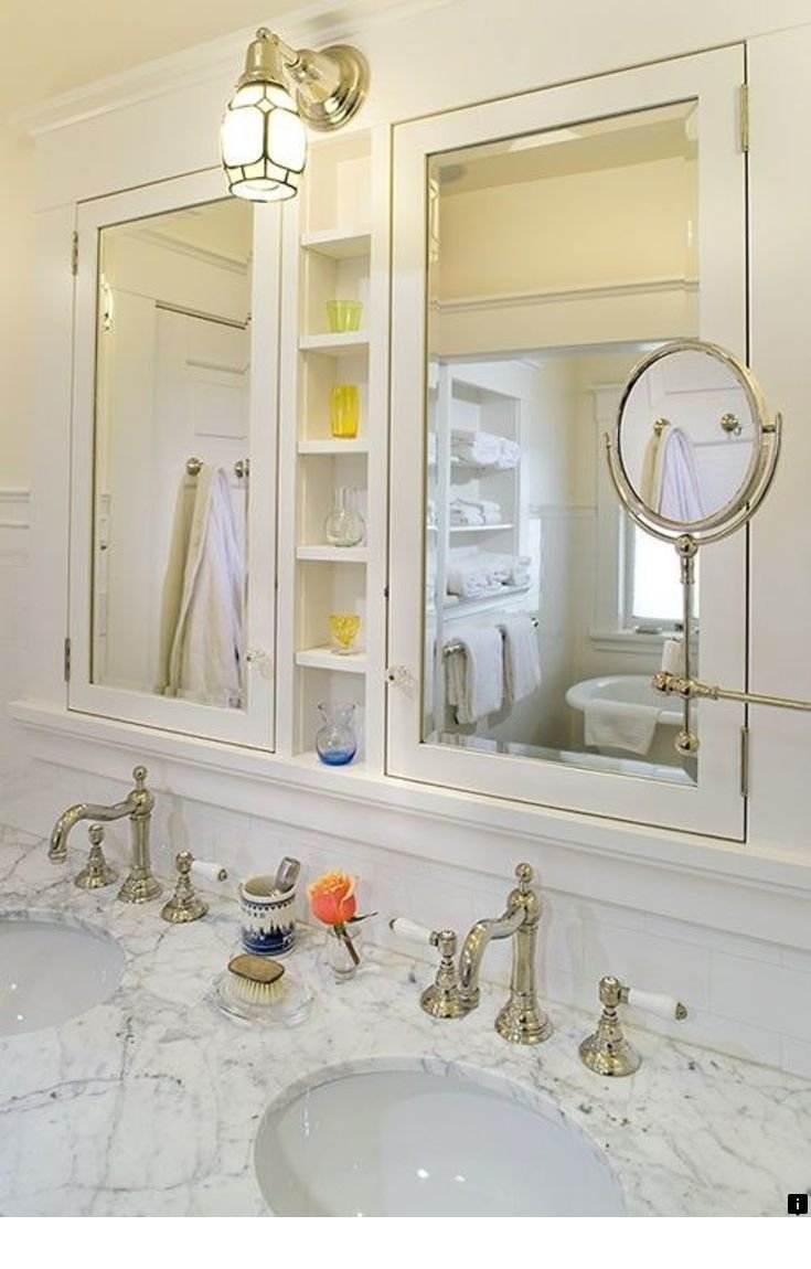Встраиваемый шкаф в ванную комнату с зеркалом