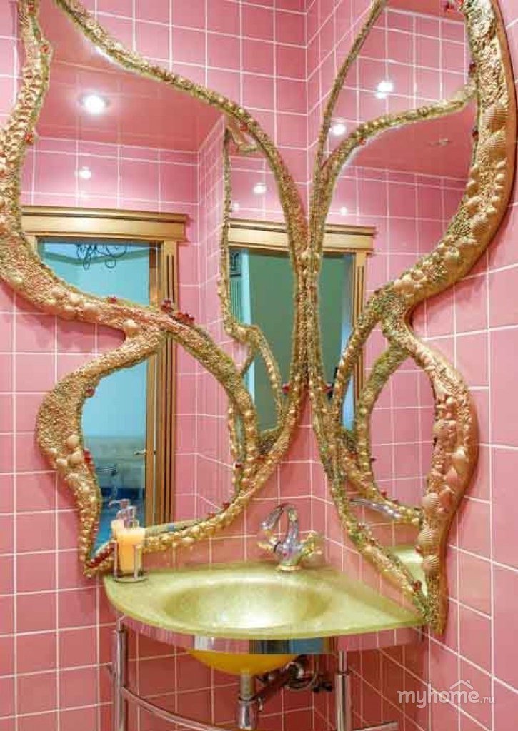Необычное зеркало в ванной