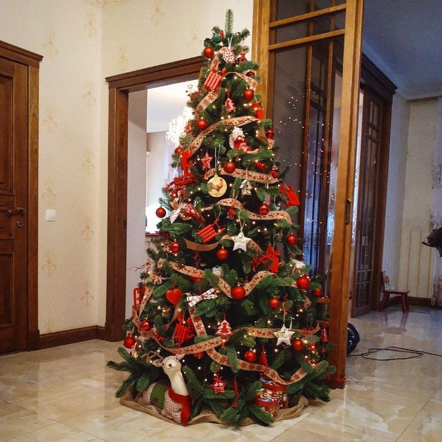 Красивые украшенные елки на новый год