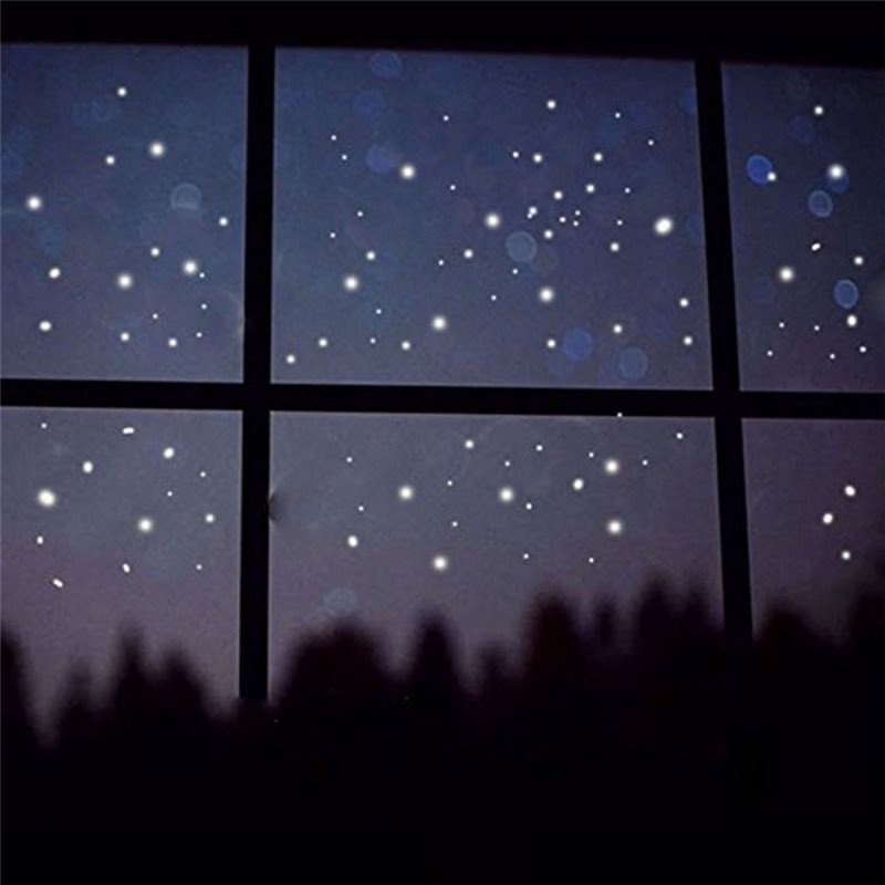 Звездное небо в окне