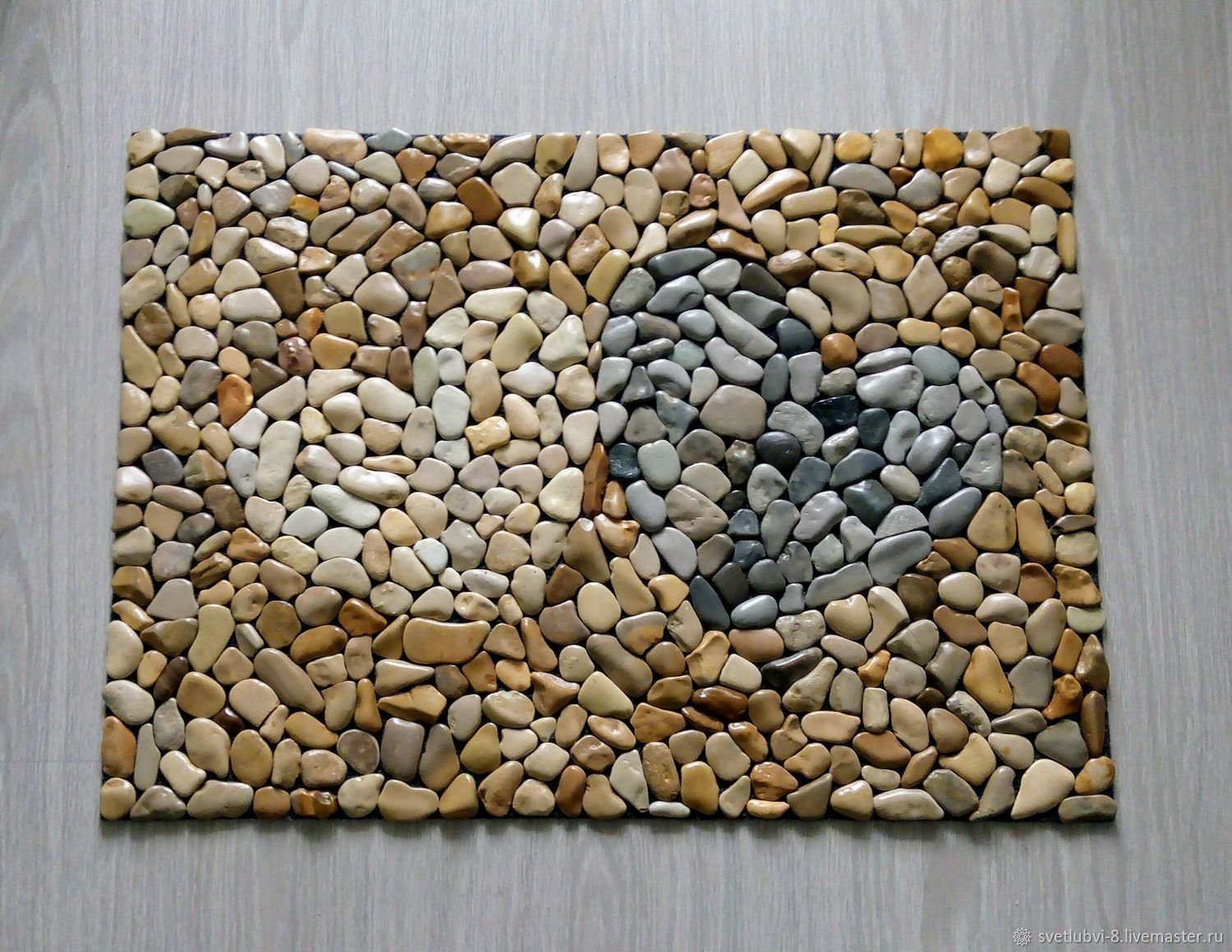 Мозаика из мелких камней