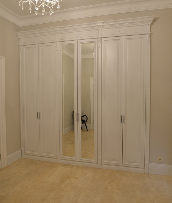 Двойные двери межкомнатные в зал белые