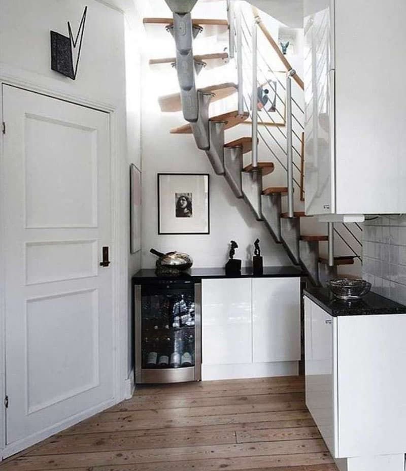 Лестница на кухне в стиле лофт