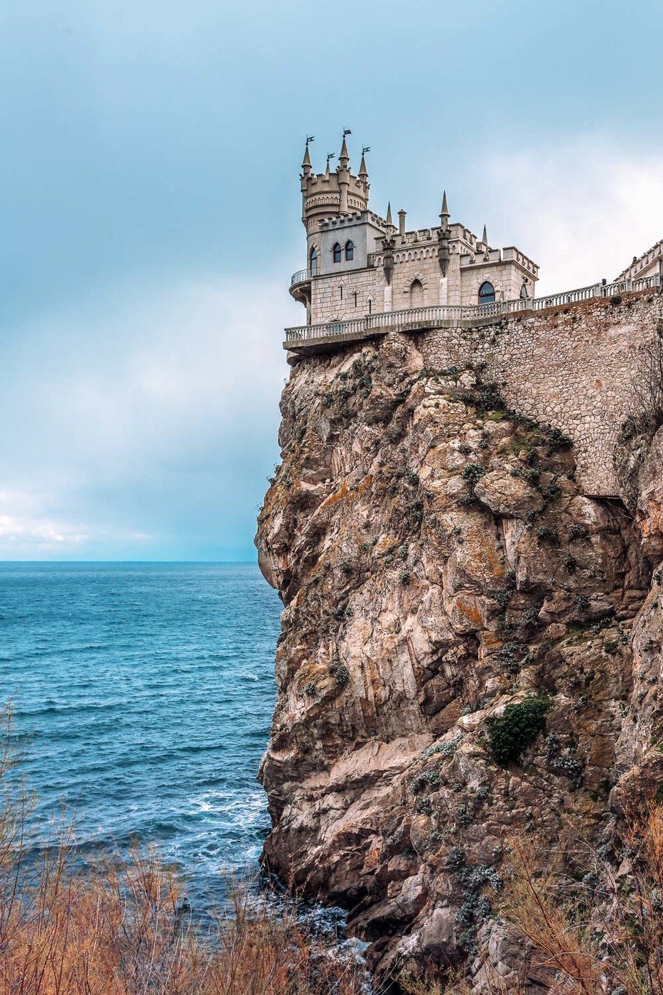 Замок Ласточкино гнездо, Крым изнутри