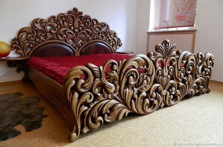 Резные деревянные кровати