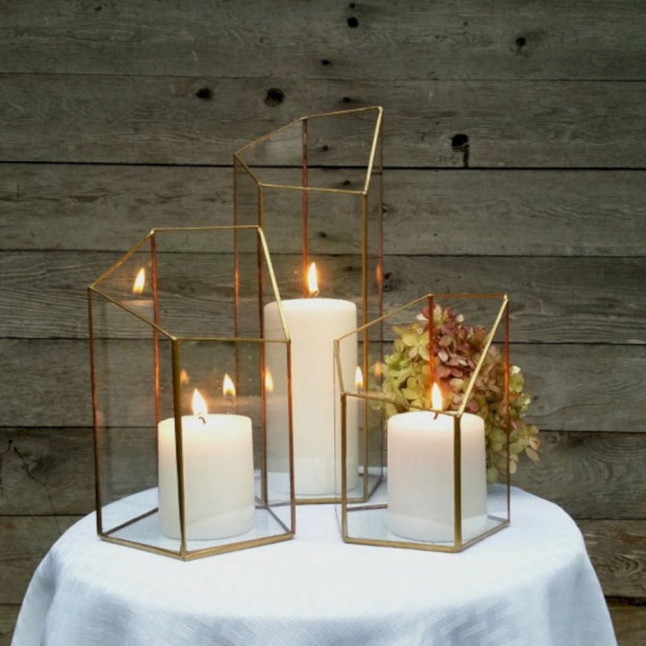 Свечи на столе декор