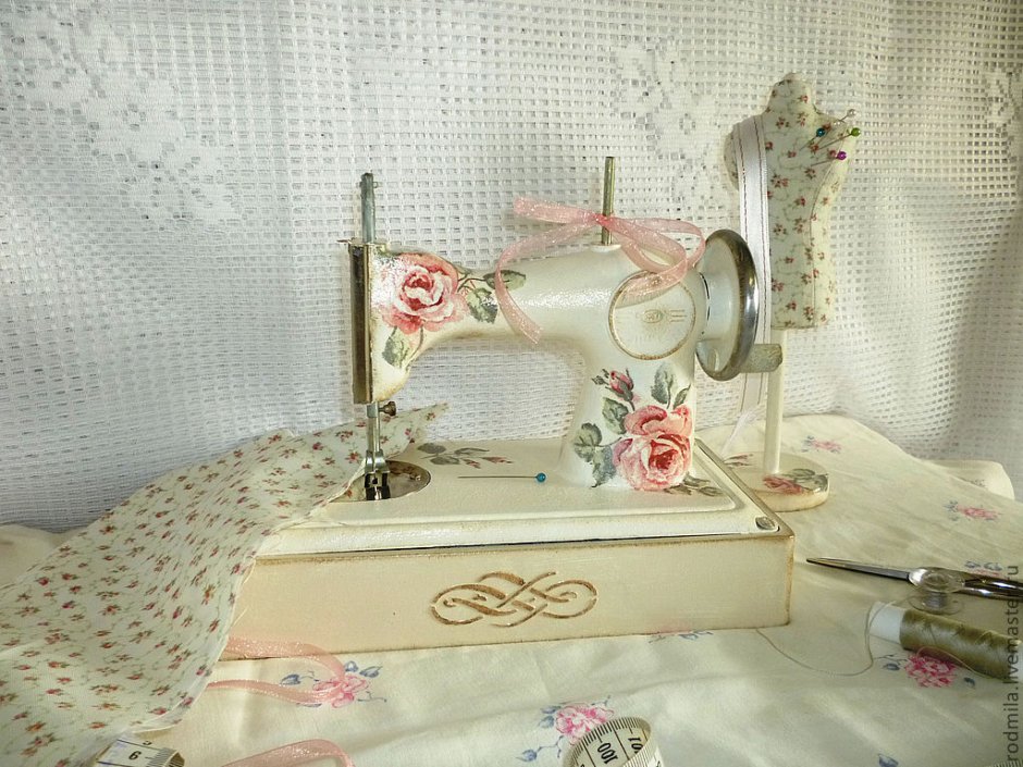 Красивая швейная машинка