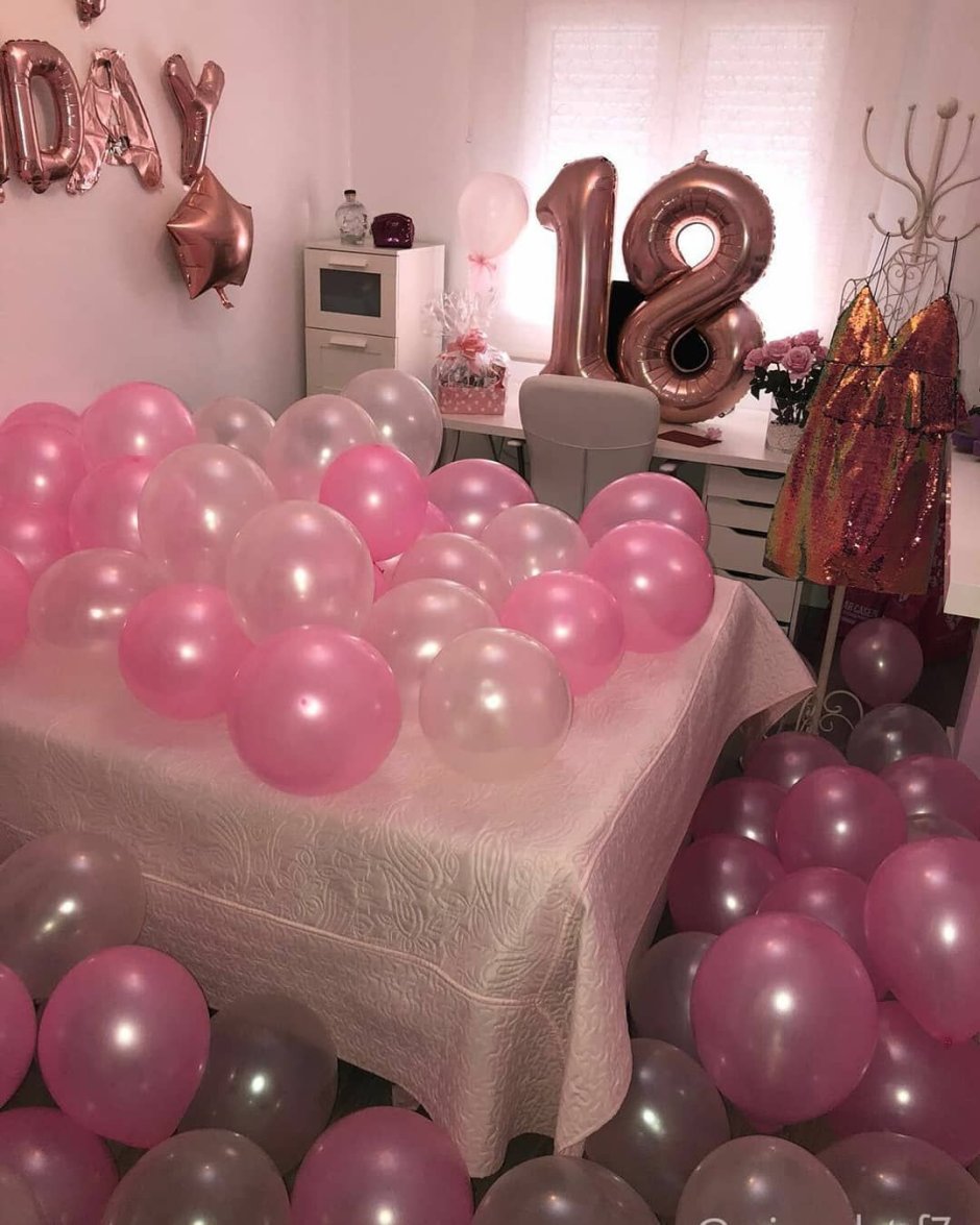 комната украшенная шарами фото