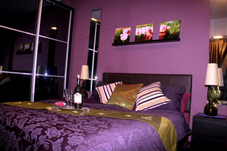 Комната в черно фиолетовом стиле