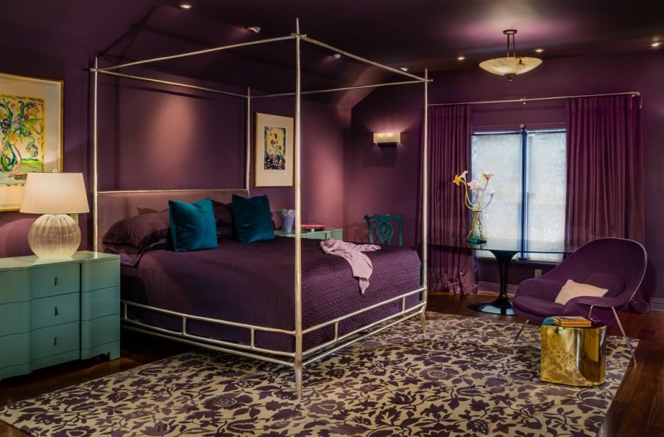 Спальня в темно фиолетовом цвете