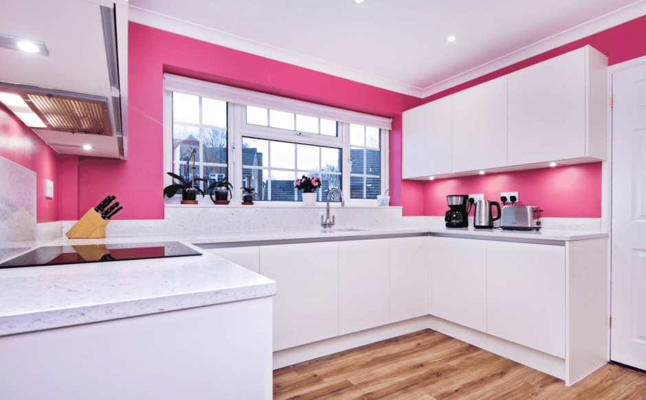 Кухня нежно розового цвета