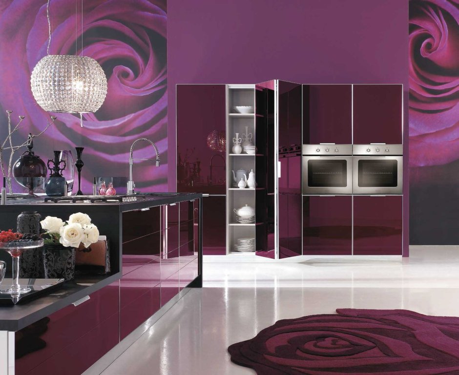 Красивая кухня в фиолетовом цвете