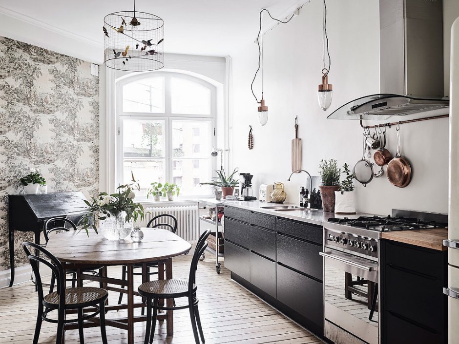 Кухня в светлых тонах в скандинавском стиле