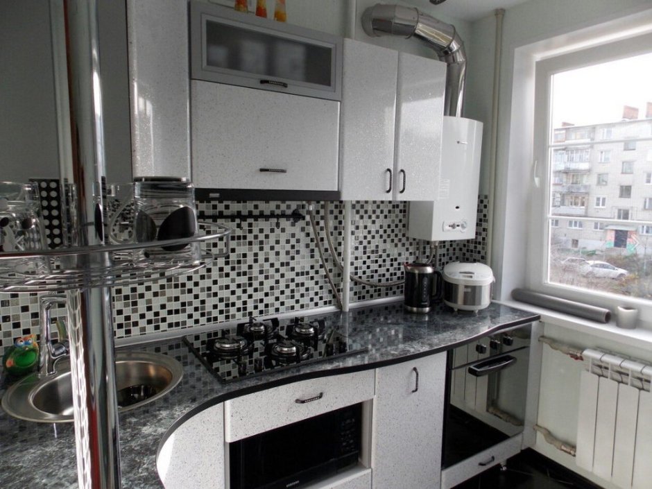 Интерьер кухни 5м.кв с газовой колонкой155на2м