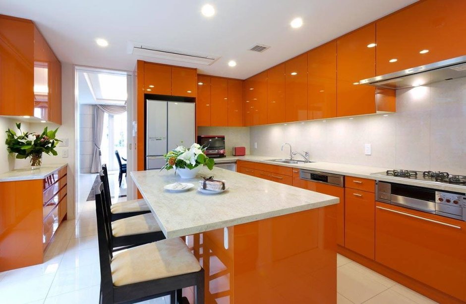 Кухонные гарнитуры оранжевого цвета