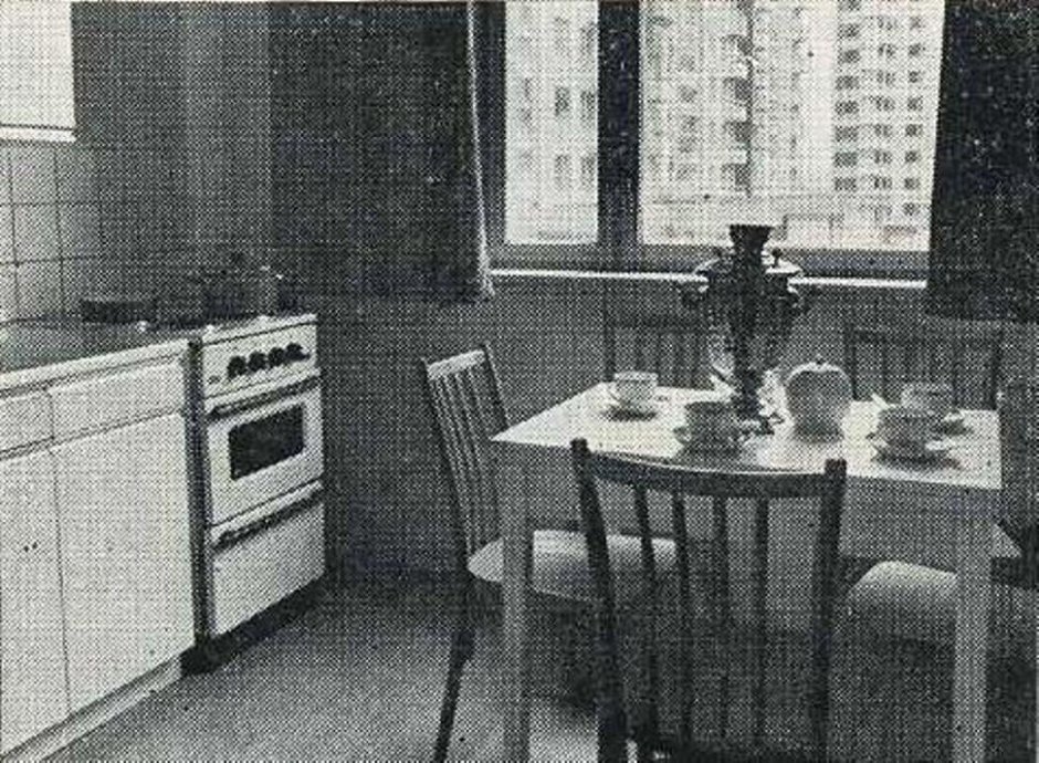 Советские кухонные гарнитуры с часами