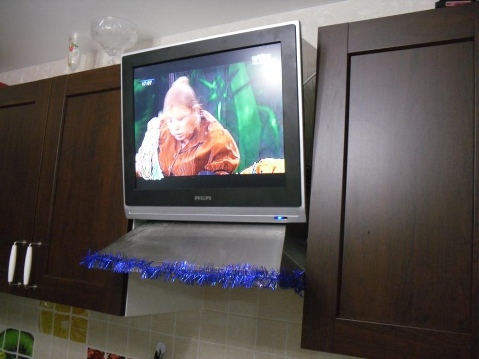 Телевизор на кухню с WIFI И смарт ТВ 24 дюйма
