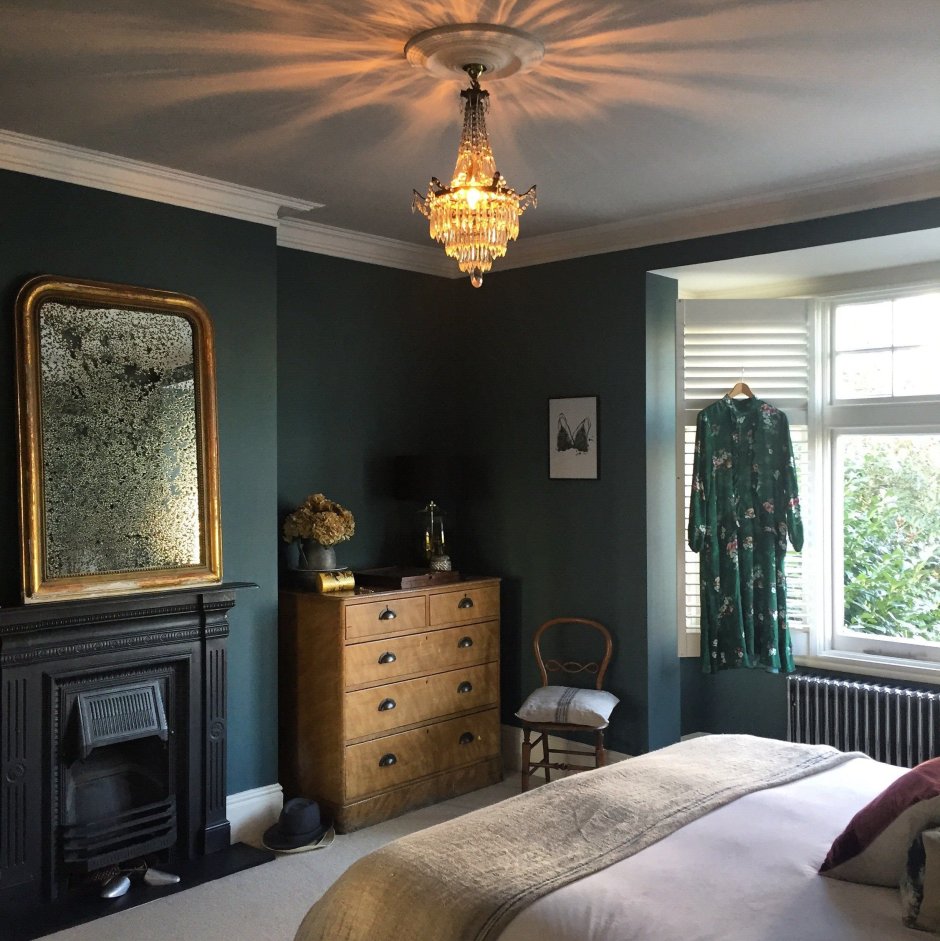 Небольшая спальня в викторианском стиле