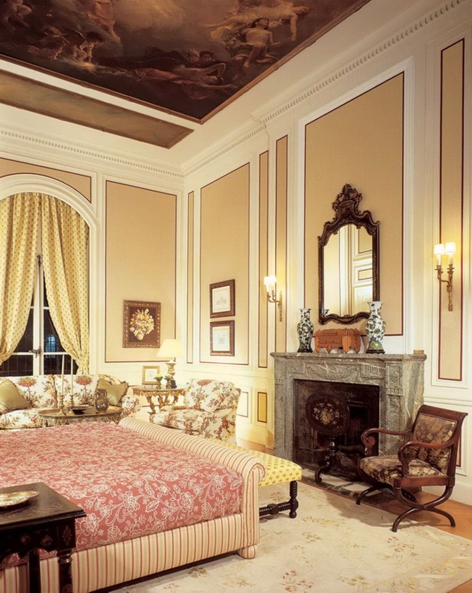Маленькая спальня в стиле классицизм