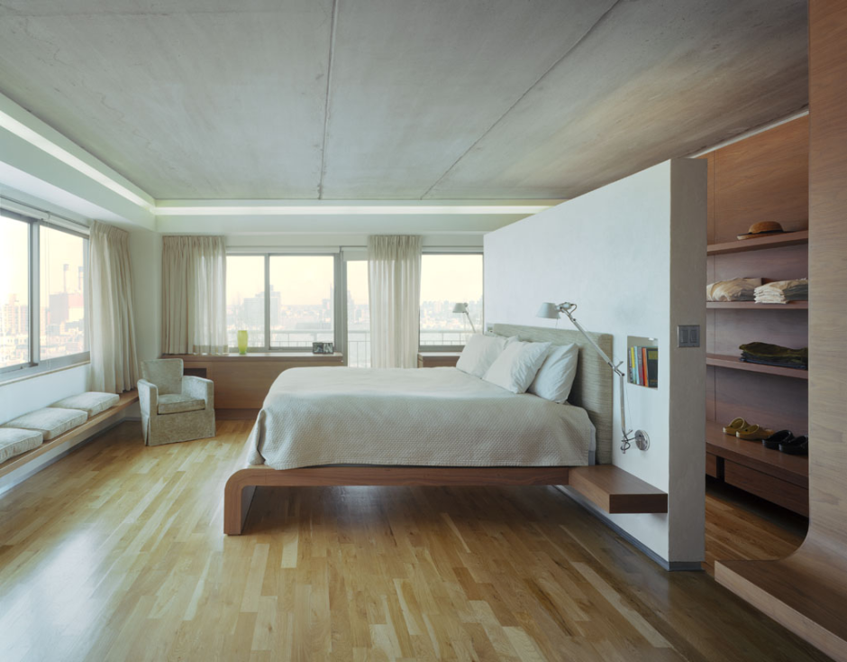 Спальня с панорамными окнами и гардеробной
