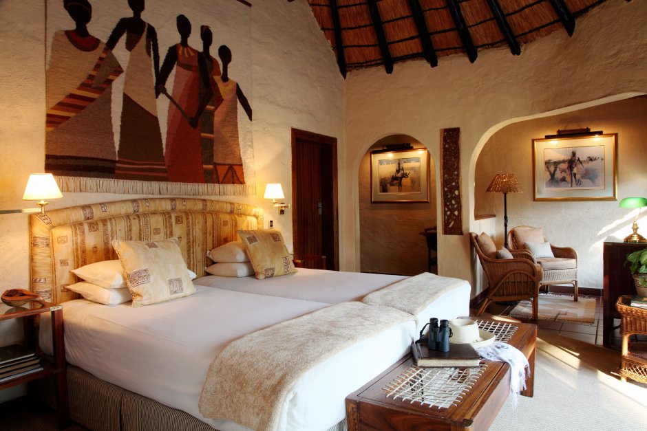 Роскошная спальня в африканском стиле