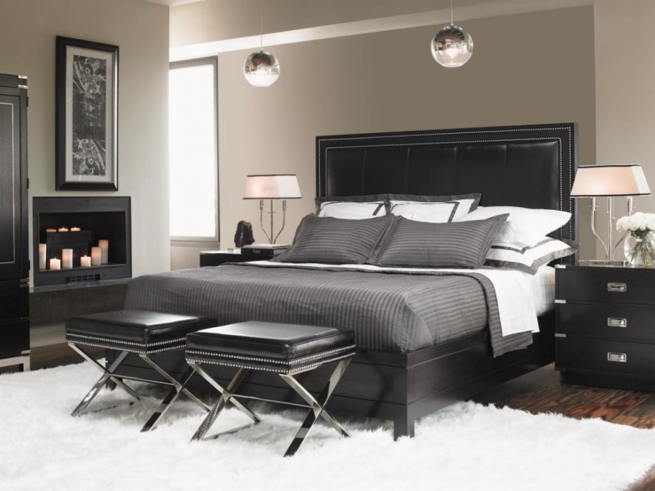 Интерьер спальни с черной мебелью