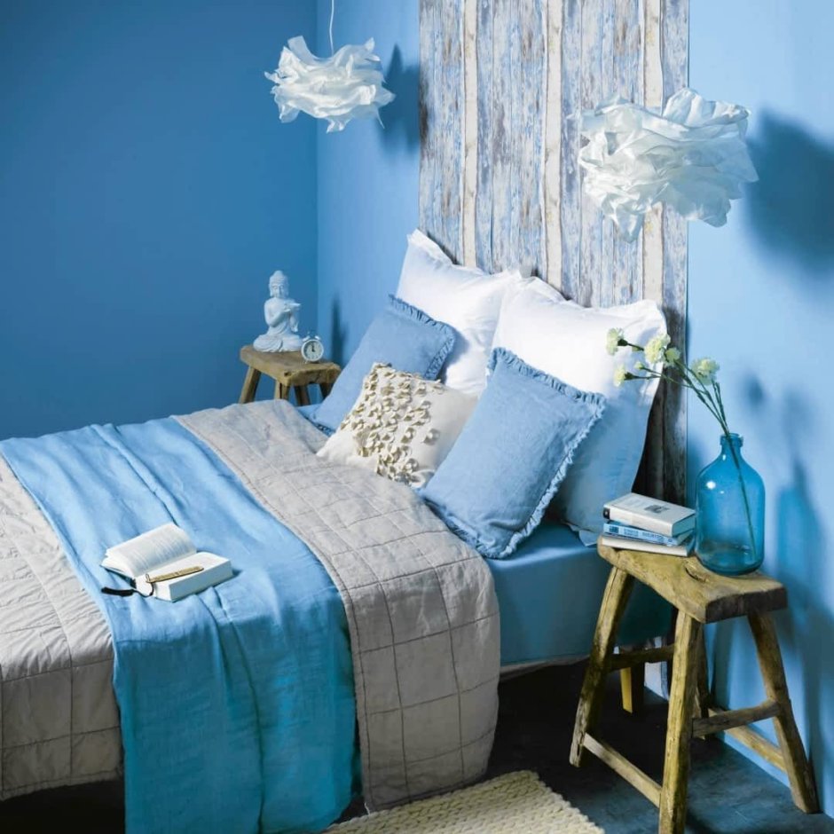 Спальня в стиле американская классика голубая