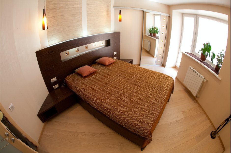 Планировка маленькой комнаты с двуспальной кроватью