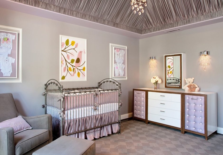 Комната для новорожденного в сиреневом цвете