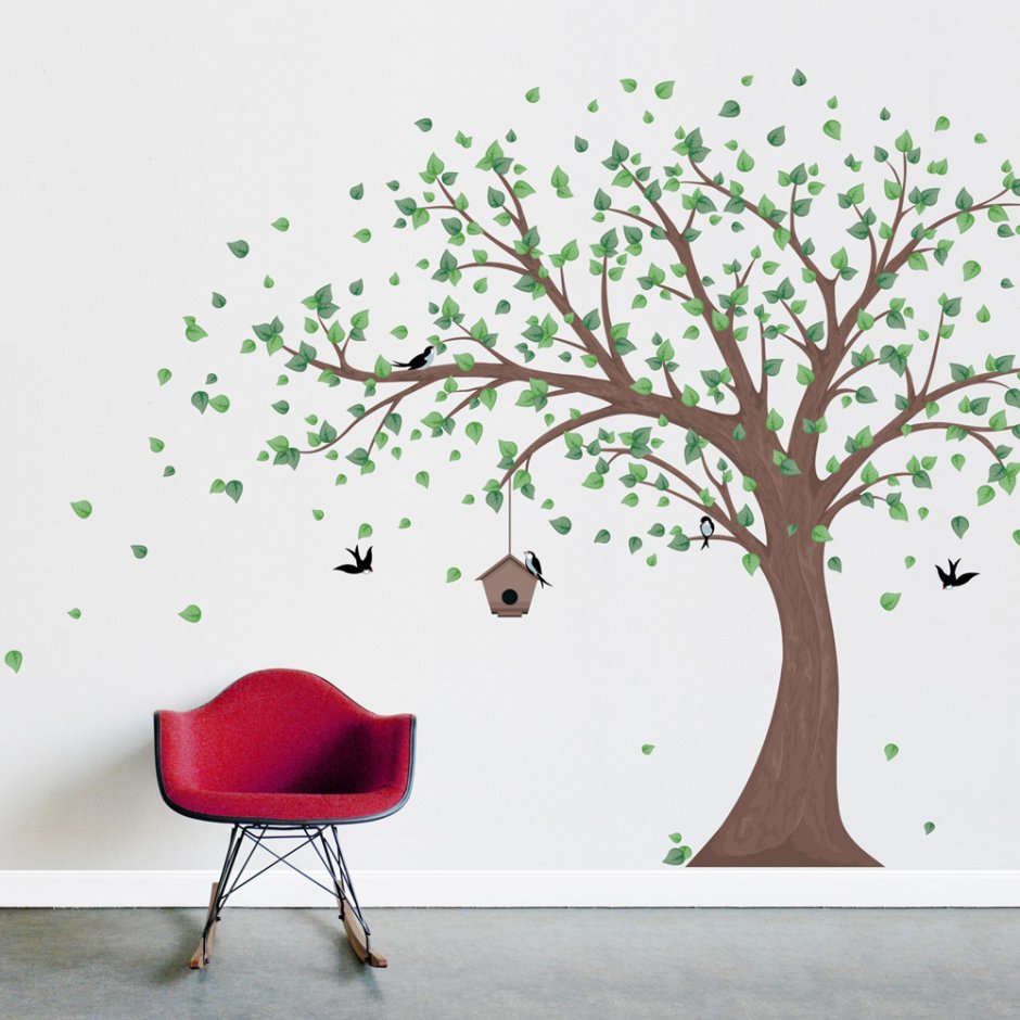 Стволы деревьев на стене