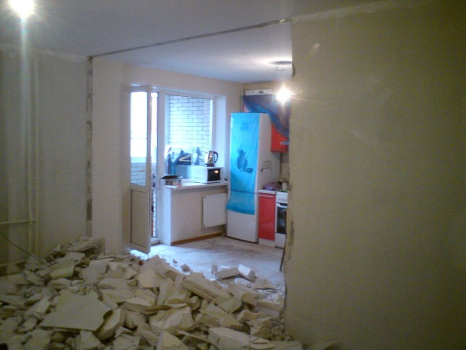 Сносим стену между кухней и комнатой