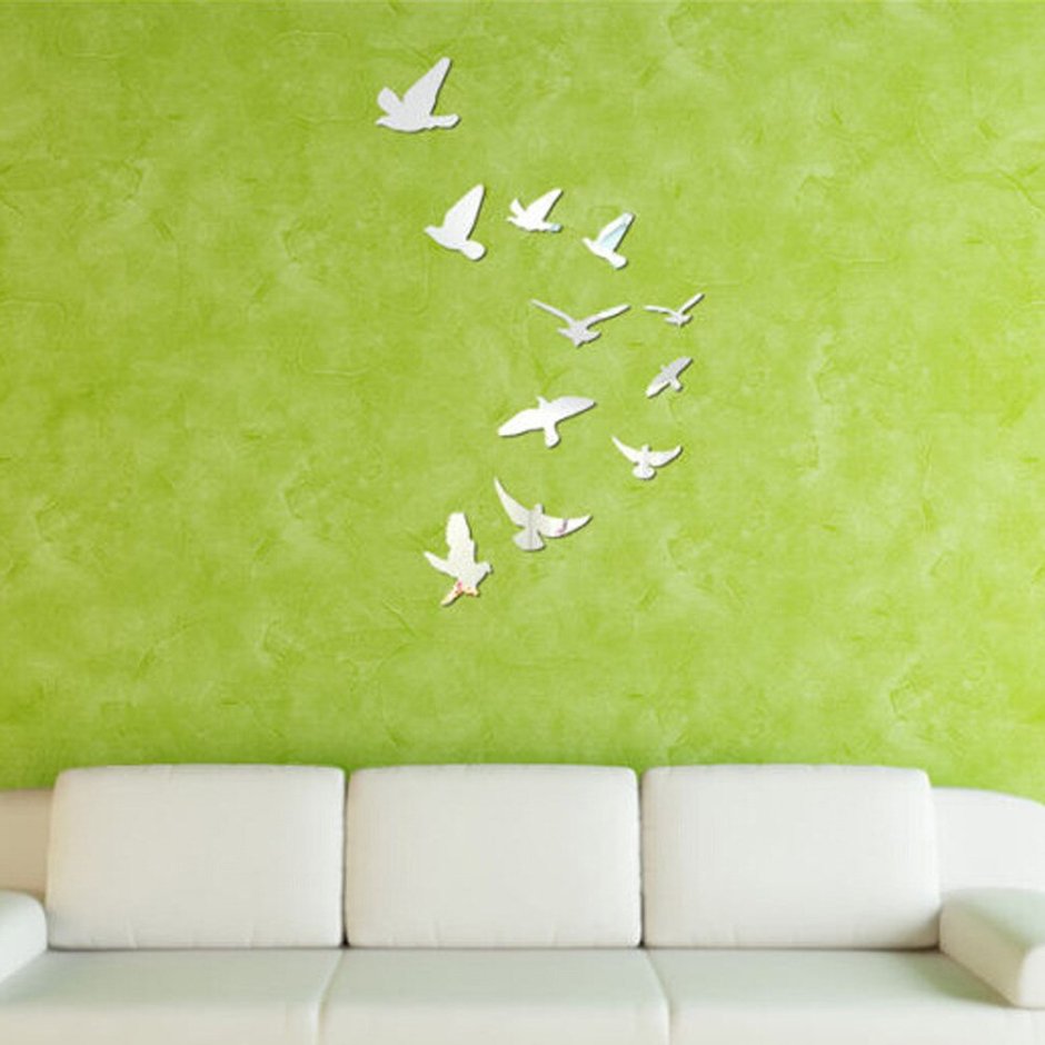 Птички на стене в интерьере