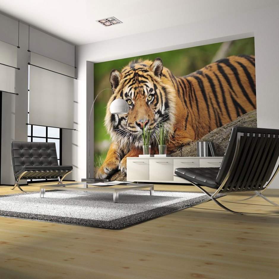 Тигр с тигрятами в интерьере квартиры фотообои