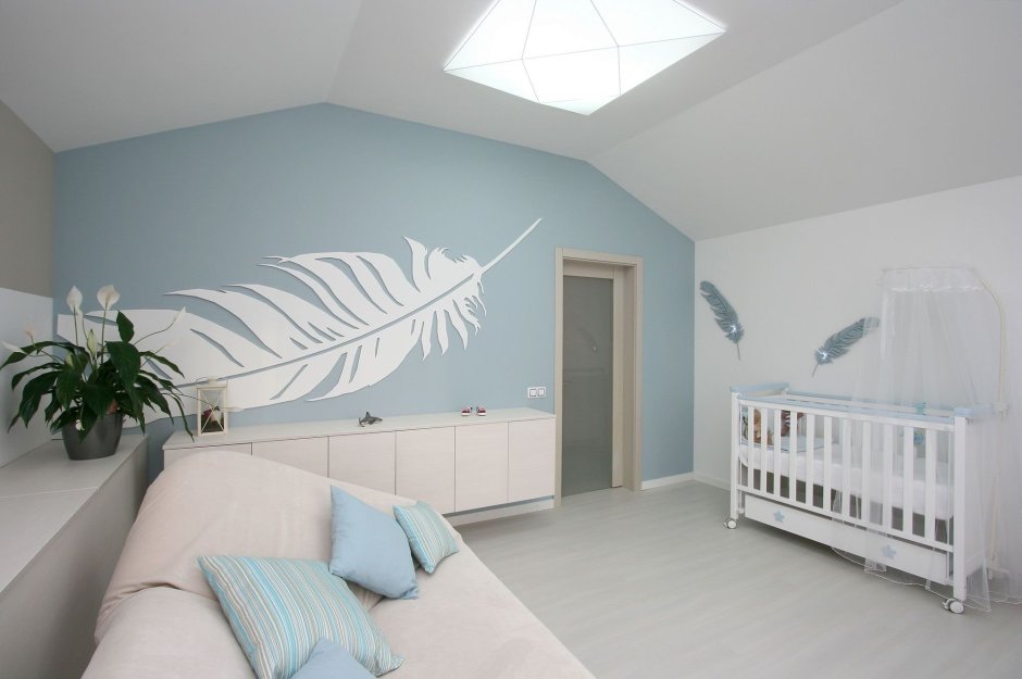 Бело голубая детская комната