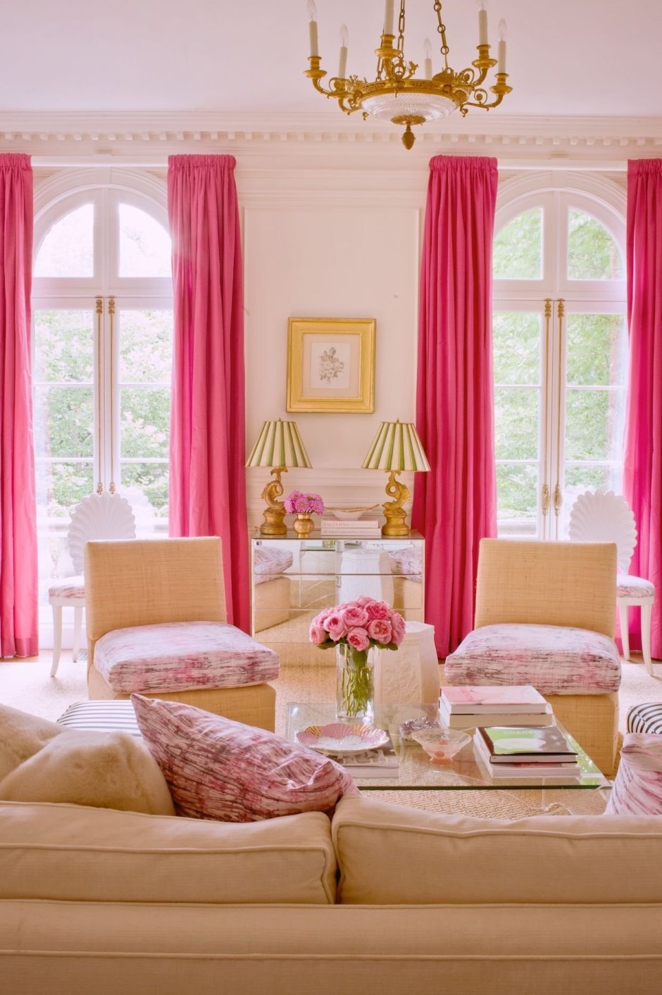 Пыльно розовые шторы в интерьере
