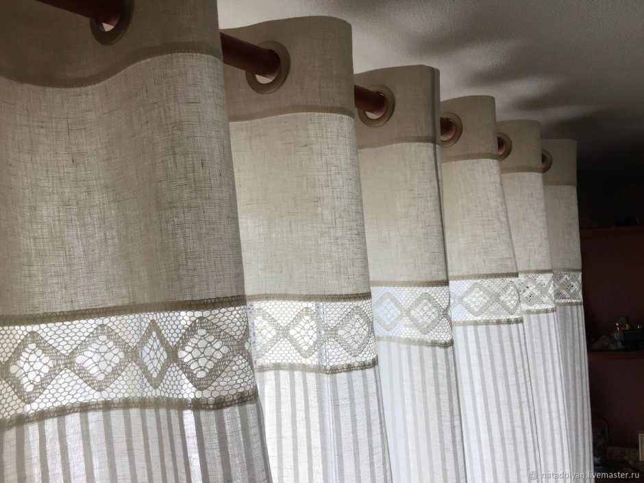 Короткие кухонные шторы из вуали