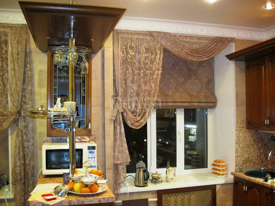 Римские шторы в интерьере кухни