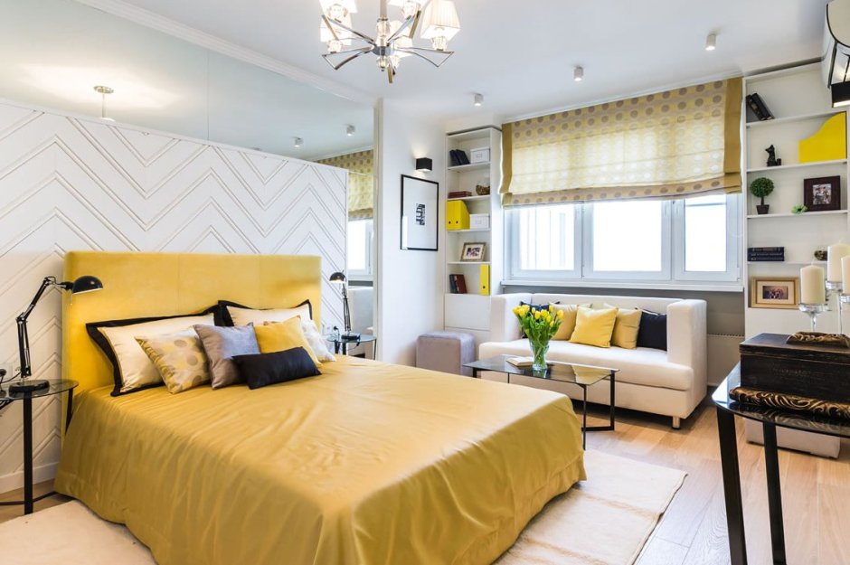 Бело желтая спальня