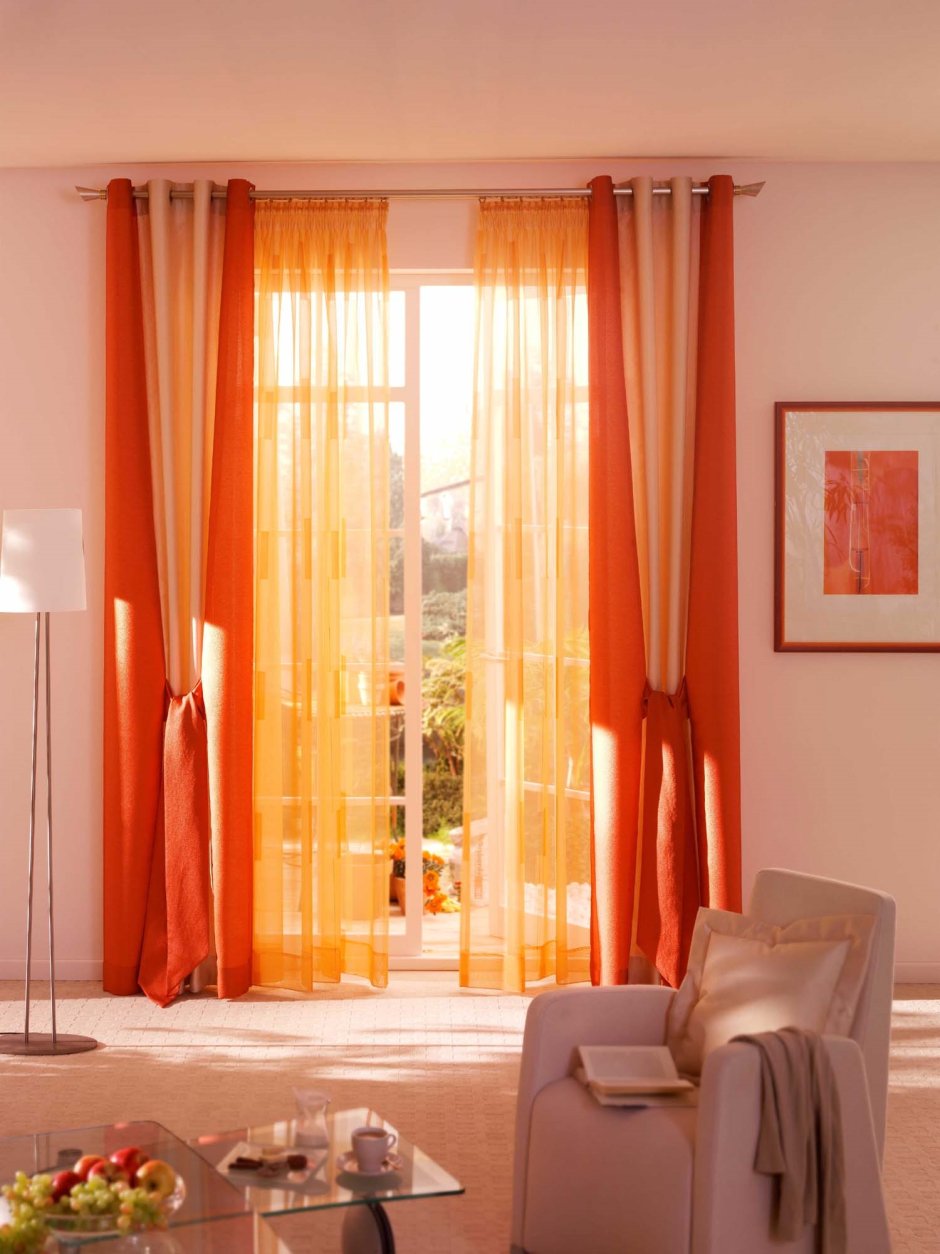 Оранжевые шторы в интерьере гостиной (69 фото)